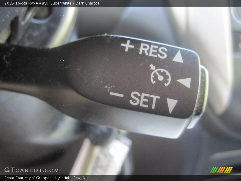 Super White / Dark Charcoal 2005 Toyota RAV4 4WD