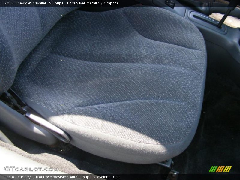 Ultra Silver Metallic / Graphite 2002 Chevrolet Cavalier LS Coupe