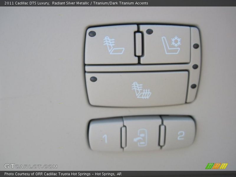 Radiant Silver Metallic / Titanium/Dark Titanium Accents 2011 Cadillac DTS Luxury