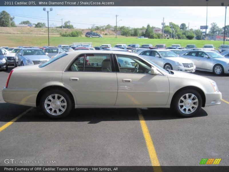 White Diamond Tricoat / Shale/Cocoa Accents 2011 Cadillac DTS