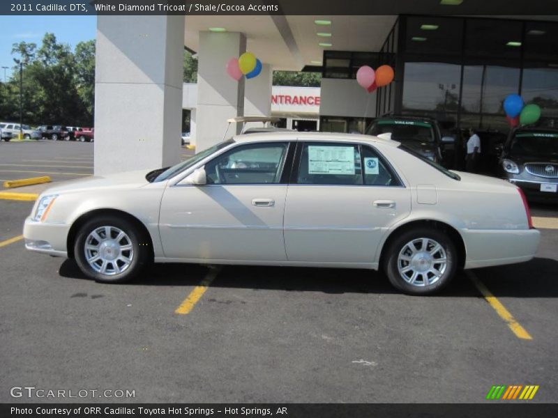 White Diamond Tricoat / Shale/Cocoa Accents 2011 Cadillac DTS