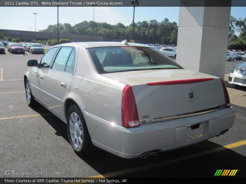 White Diamond Tricoat / Shale/Cocoa Accents 2011 Cadillac DTS