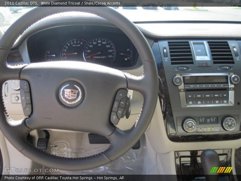 White Diamond Tricoat / Shale/Cocoa Accents 2011 Cadillac DTS