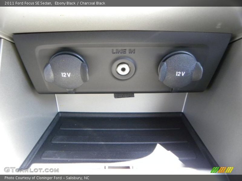 Ebony Black / Charcoal Black 2011 Ford Focus SE Sedan