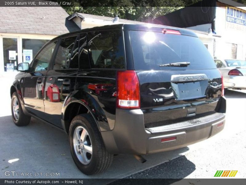Black Onyx / Gray 2005 Saturn VUE
