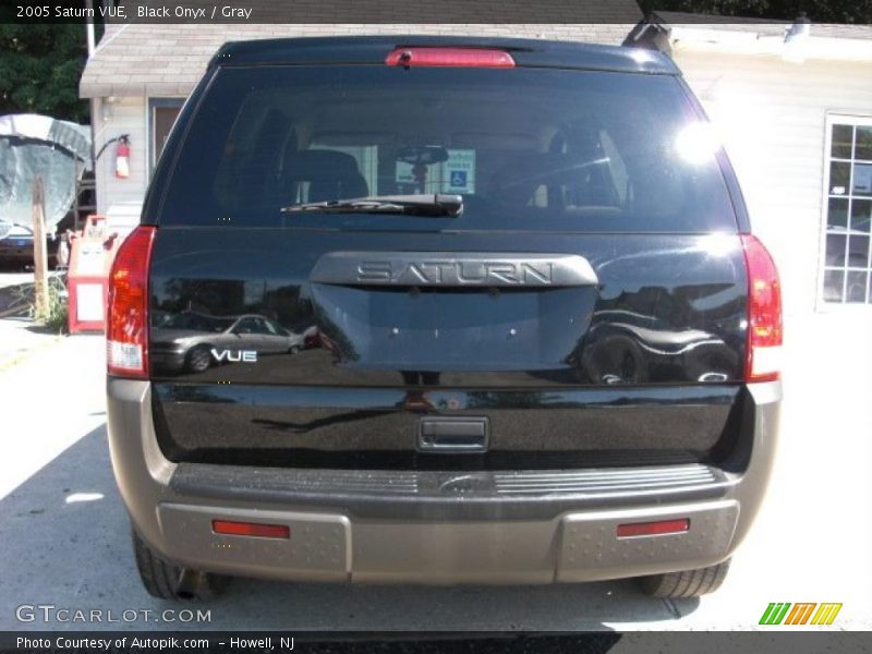 Black Onyx / Gray 2005 Saturn VUE