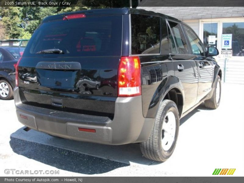 Black Onyx / Gray 2005 Saturn VUE