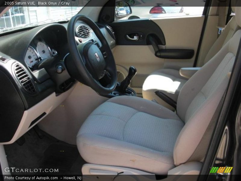 Black Onyx / Gray 2005 Saturn VUE