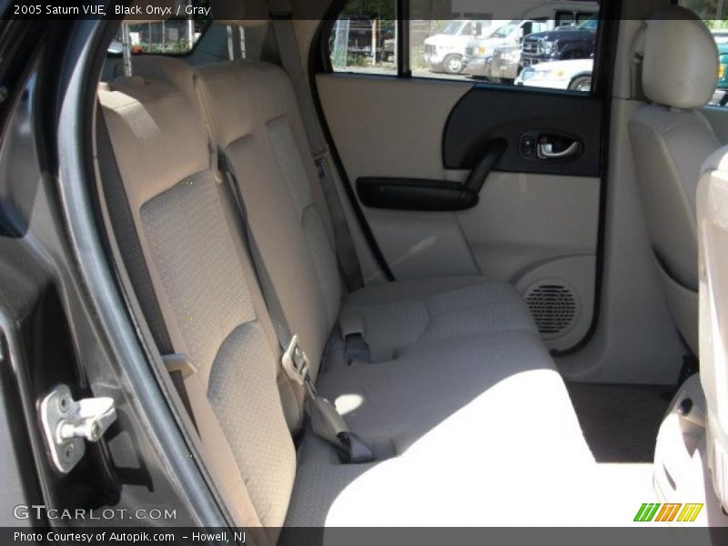 Black Onyx / Gray 2005 Saturn VUE