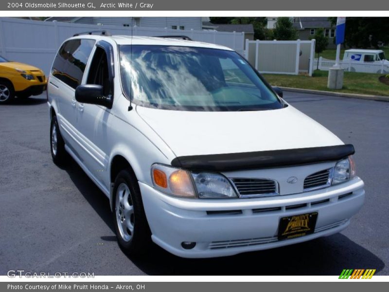 Arctic White / Gray 2004 Oldsmobile Silhouette GL