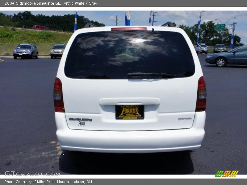 Arctic White / Gray 2004 Oldsmobile Silhouette GL