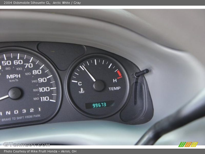 Arctic White / Gray 2004 Oldsmobile Silhouette GL