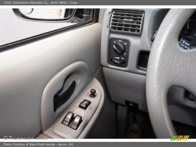 Arctic White / Gray 2004 Oldsmobile Silhouette GL