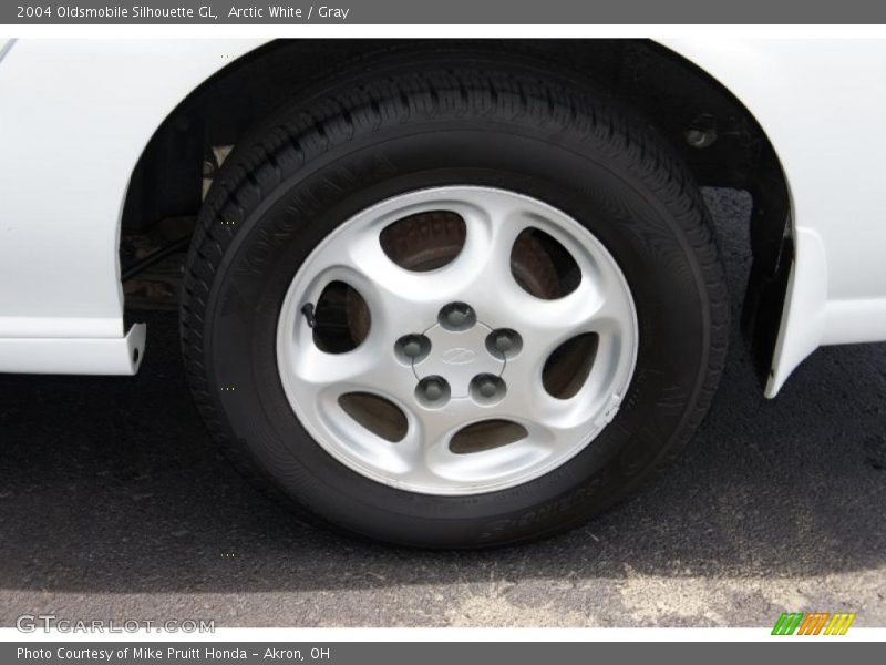 Arctic White / Gray 2004 Oldsmobile Silhouette GL