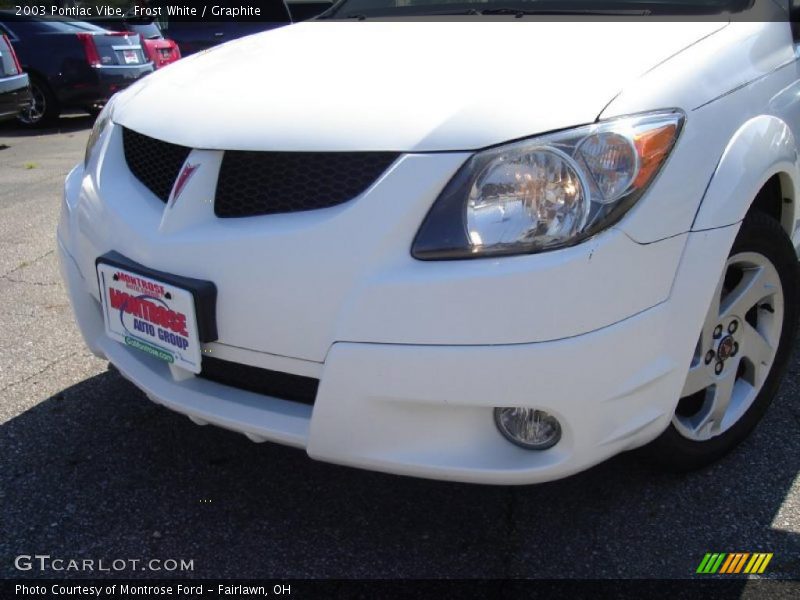 Frost White / Graphite 2003 Pontiac Vibe