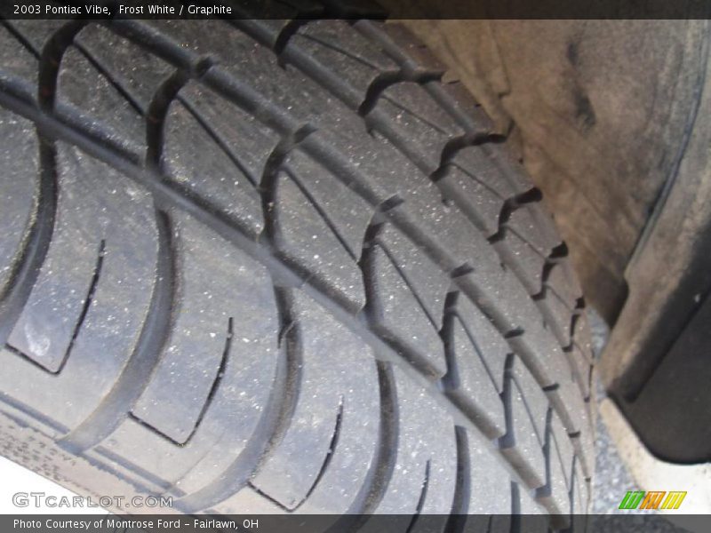 Frost White / Graphite 2003 Pontiac Vibe