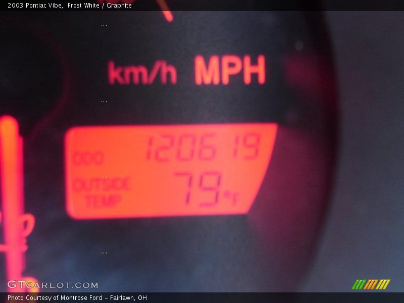 Frost White / Graphite 2003 Pontiac Vibe