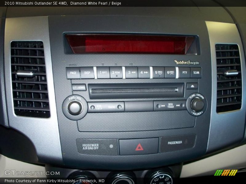 Diamond White Pearl / Beige 2010 Mitsubishi Outlander SE 4WD