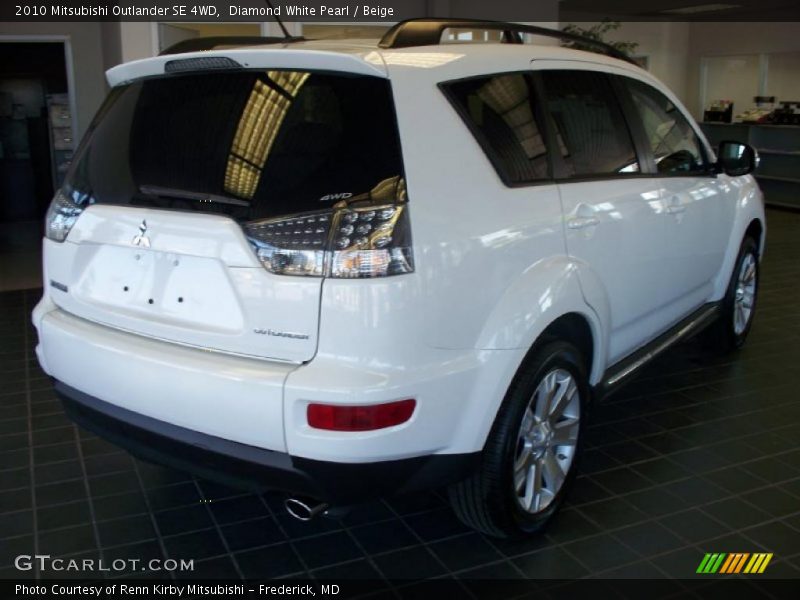 Diamond White Pearl / Beige 2010 Mitsubishi Outlander SE 4WD