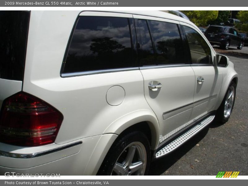 Arctic White / Cashmere 2009 Mercedes-Benz GL 550 4Matic