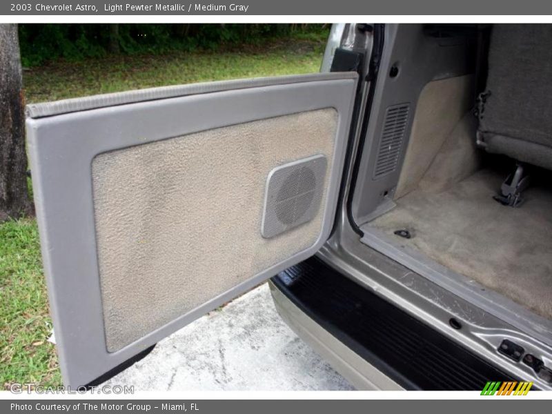 Light Pewter Metallic / Medium Gray 2003 Chevrolet Astro