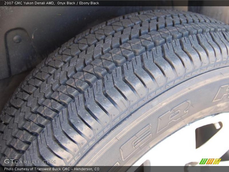 Onyx Black / Ebony Black 2007 GMC Yukon Denali AWD