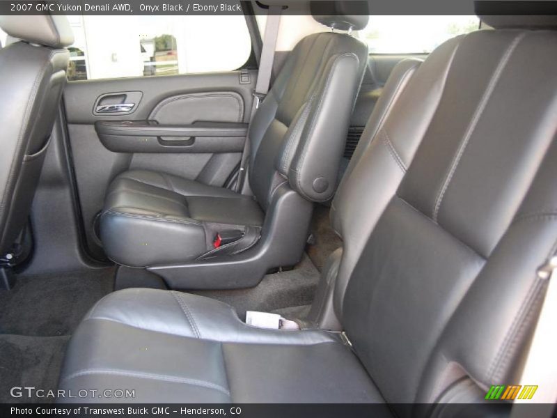 Onyx Black / Ebony Black 2007 GMC Yukon Denali AWD