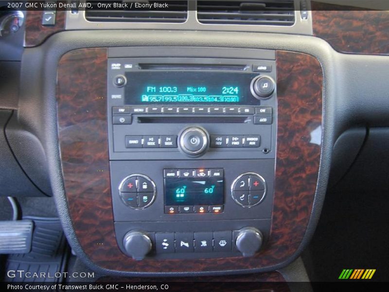 Onyx Black / Ebony Black 2007 GMC Yukon Denali AWD