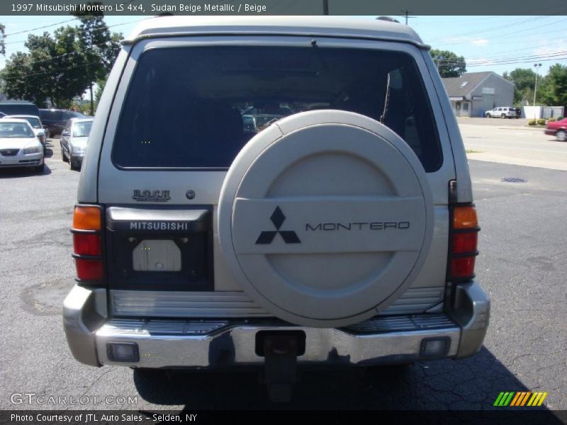 Sudan Beige Metallic / Beige 1997 Mitsubishi Montero LS 4x4