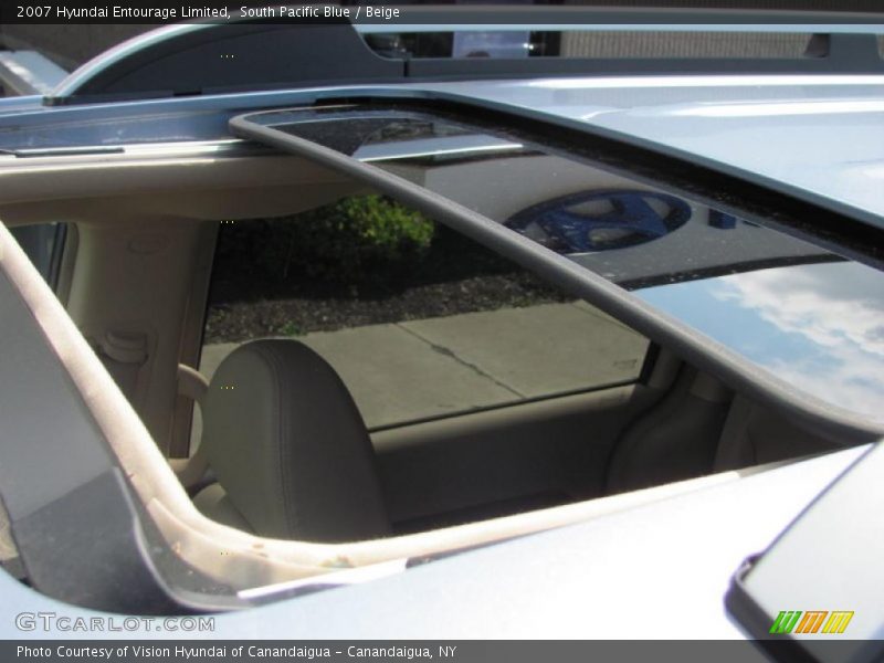 South Pacific Blue / Beige 2007 Hyundai Entourage Limited
