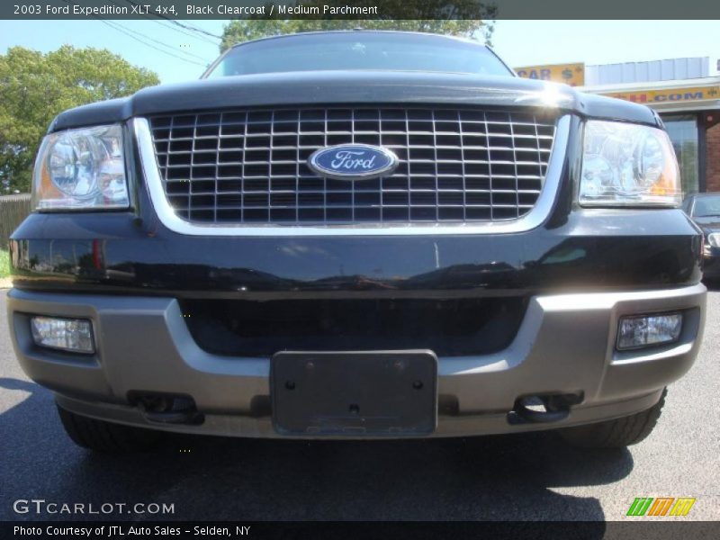 Black Clearcoat / Medium Parchment 2003 Ford Expedition XLT 4x4