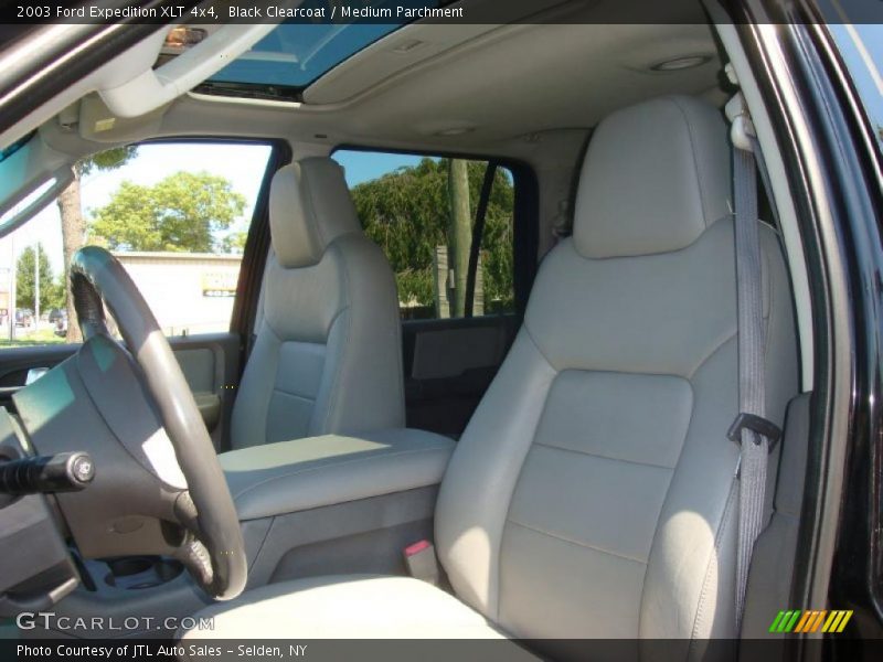Black Clearcoat / Medium Parchment 2003 Ford Expedition XLT 4x4