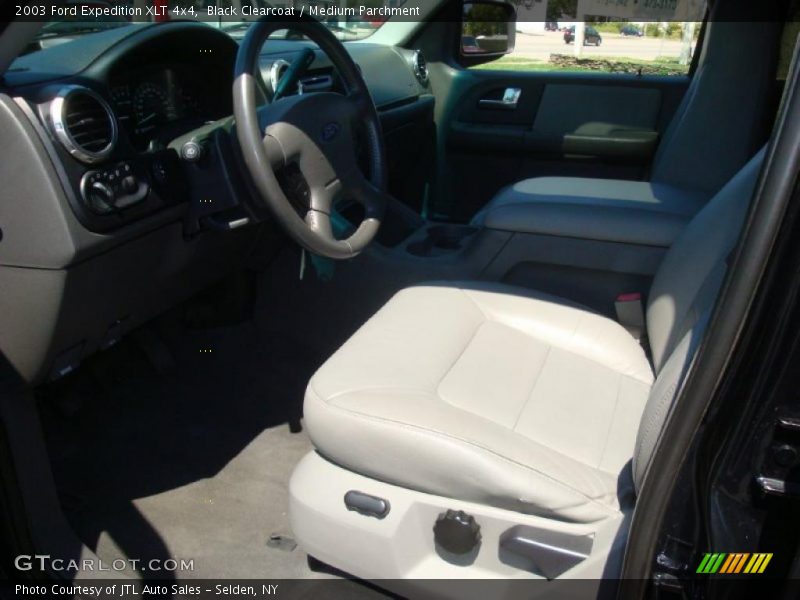 Black Clearcoat / Medium Parchment 2003 Ford Expedition XLT 4x4