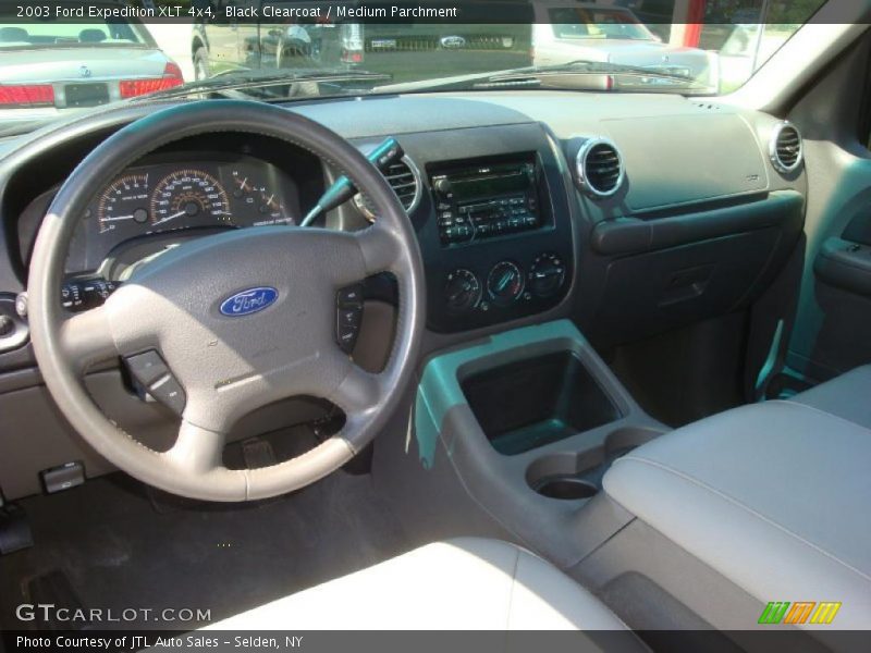 Black Clearcoat / Medium Parchment 2003 Ford Expedition XLT 4x4