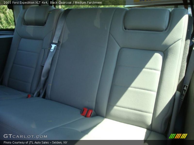 Black Clearcoat / Medium Parchment 2003 Ford Expedition XLT 4x4