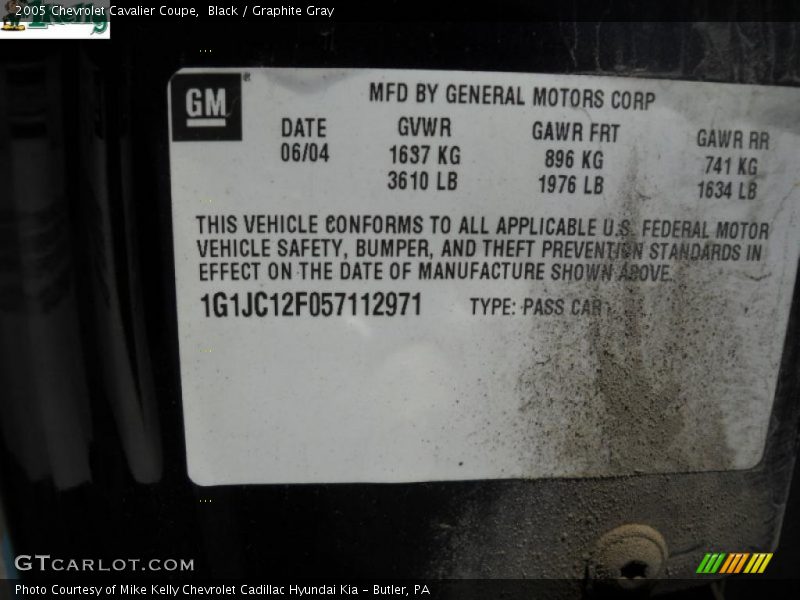 Black / Graphite Gray 2005 Chevrolet Cavalier Coupe