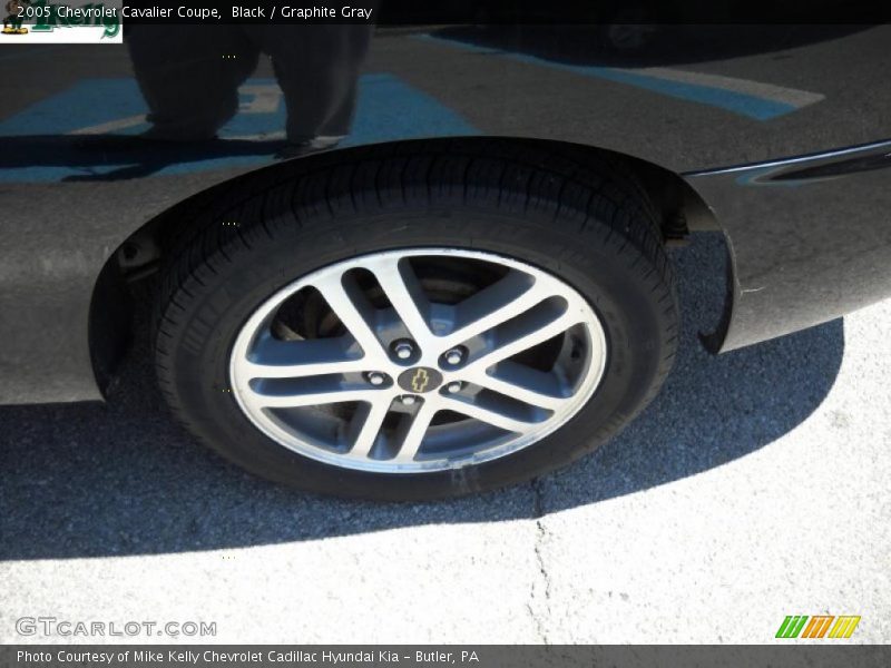 Black / Graphite Gray 2005 Chevrolet Cavalier Coupe