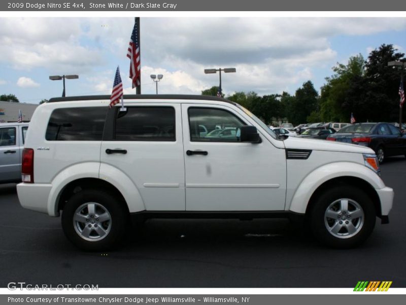 Stone White / Dark Slate Gray 2009 Dodge Nitro SE 4x4
