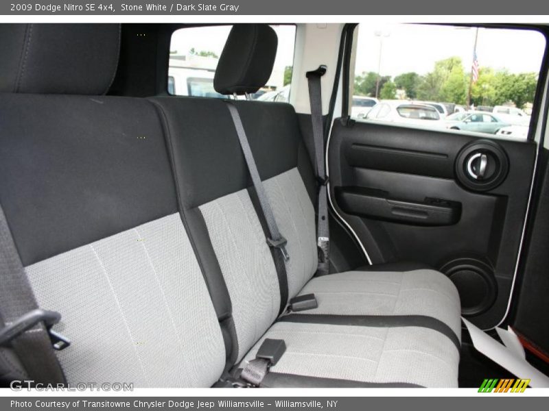 Stone White / Dark Slate Gray 2009 Dodge Nitro SE 4x4