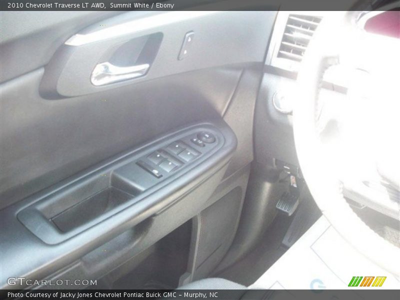 Summit White / Ebony 2010 Chevrolet Traverse LT AWD