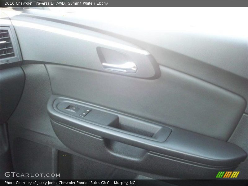 Summit White / Ebony 2010 Chevrolet Traverse LT AWD