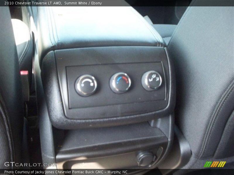 Summit White / Ebony 2010 Chevrolet Traverse LT AWD