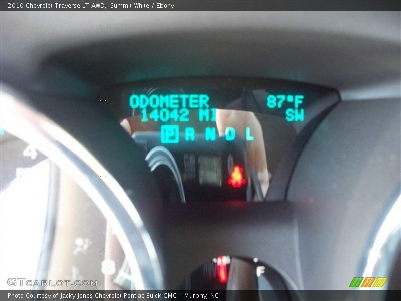 Summit White / Ebony 2010 Chevrolet Traverse LT AWD
