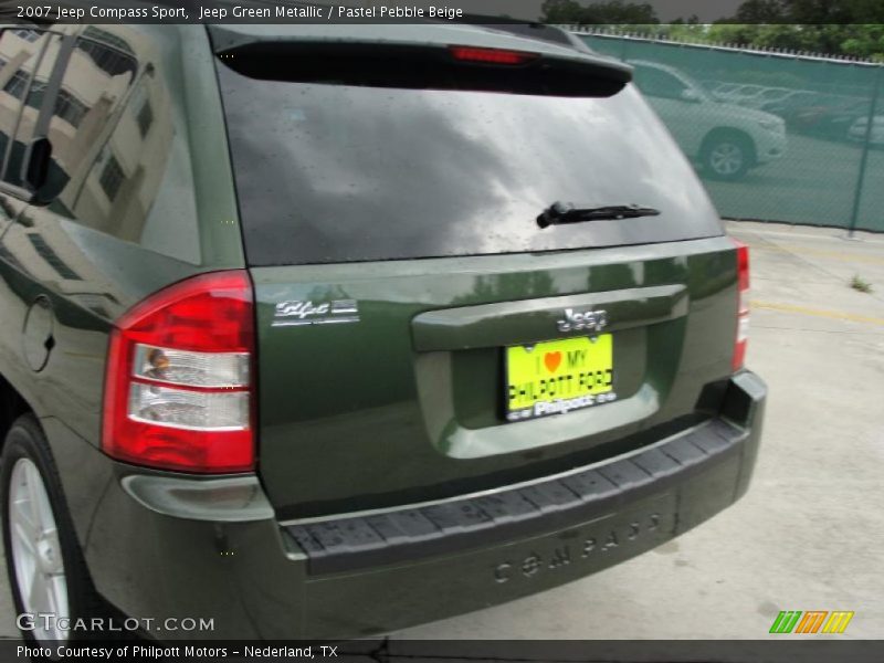 Jeep Green Metallic / Pastel Pebble Beige 2007 Jeep Compass Sport