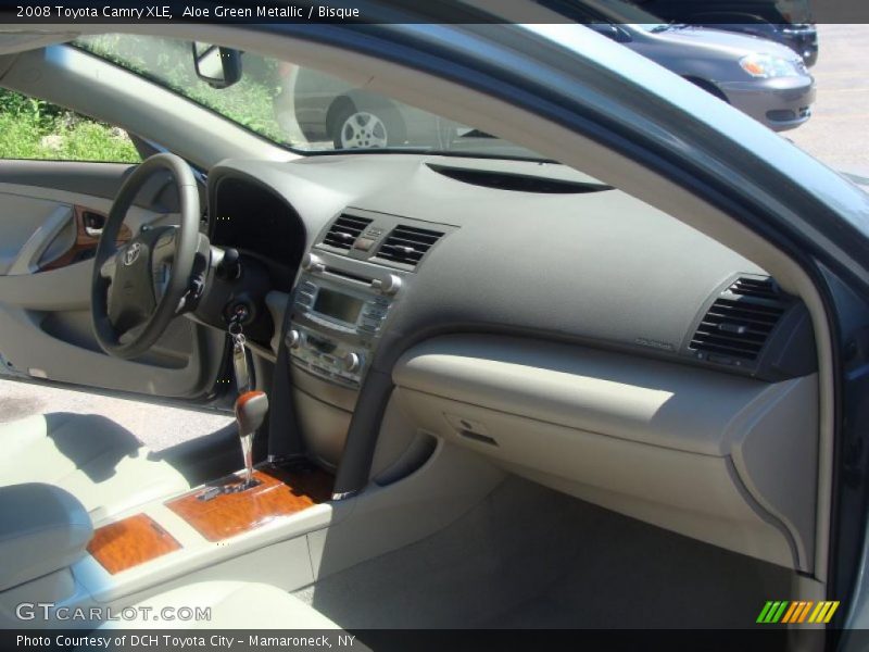 Aloe Green Metallic / Bisque 2008 Toyota Camry XLE