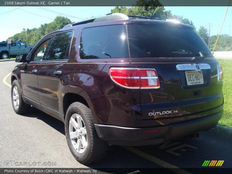 Garnet / Tan 2008 Saturn Outlook XE