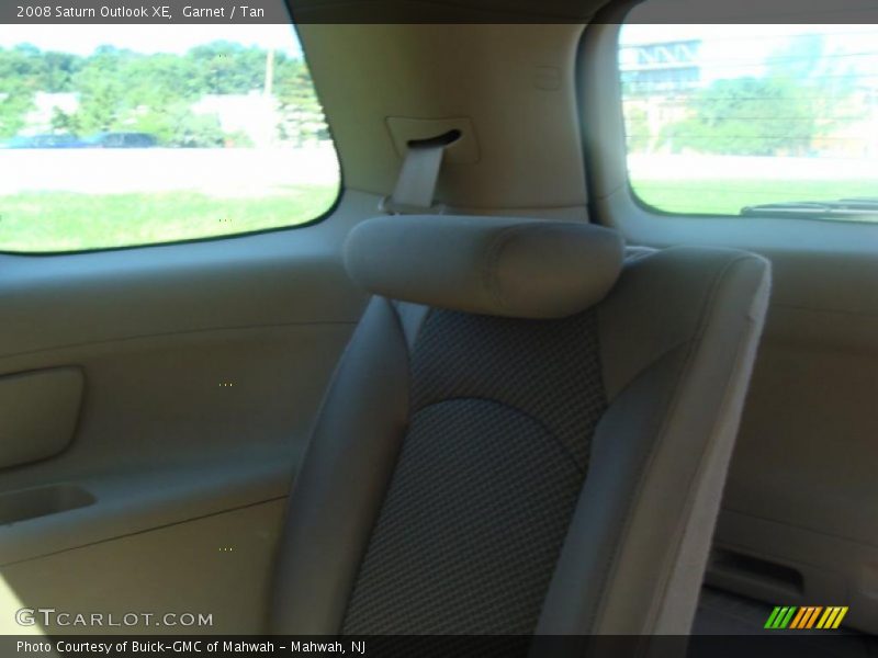 Garnet / Tan 2008 Saturn Outlook XE