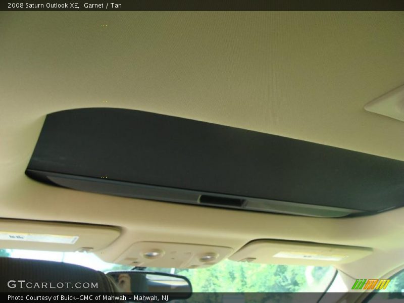 Garnet / Tan 2008 Saturn Outlook XE