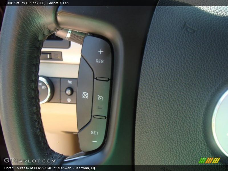 Garnet / Tan 2008 Saturn Outlook XE