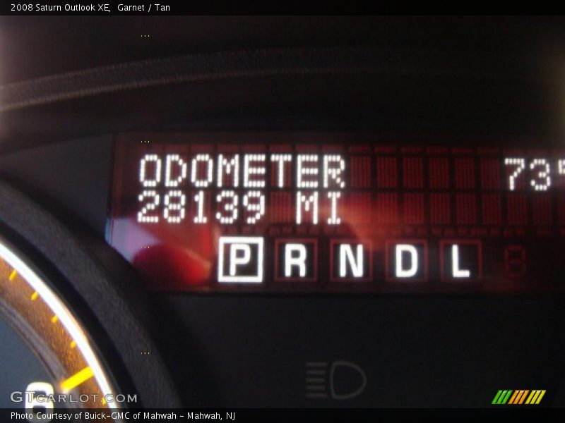 Garnet / Tan 2008 Saturn Outlook XE